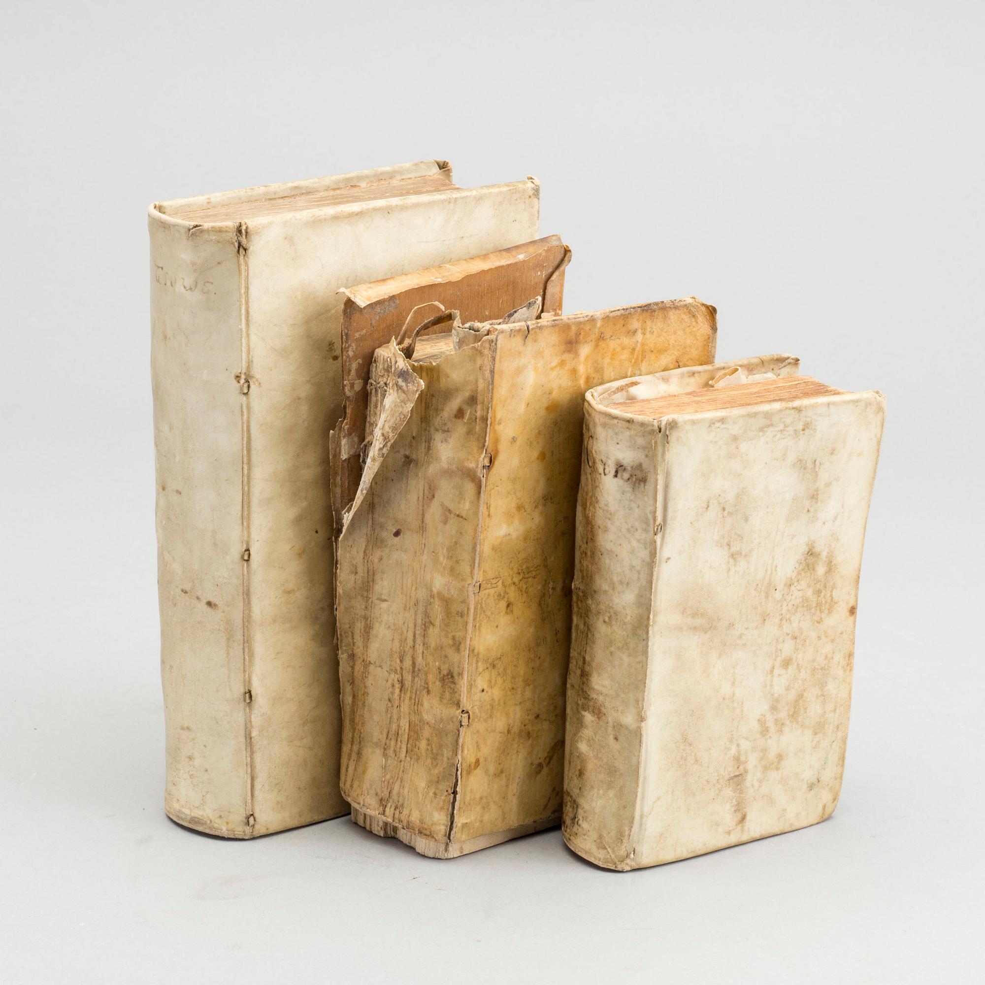 ANTIKA BÖCKER, 3 stycken pergamentband, Elzevir / Elsevier m fl, 1600- och 1700-tal.