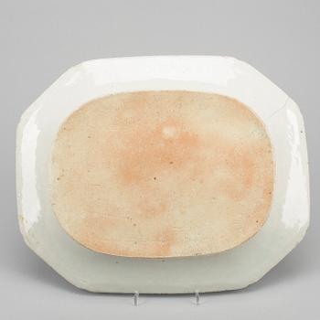 STEKFAT, porslin, Qingdynastin, Qianlong (1736-95).