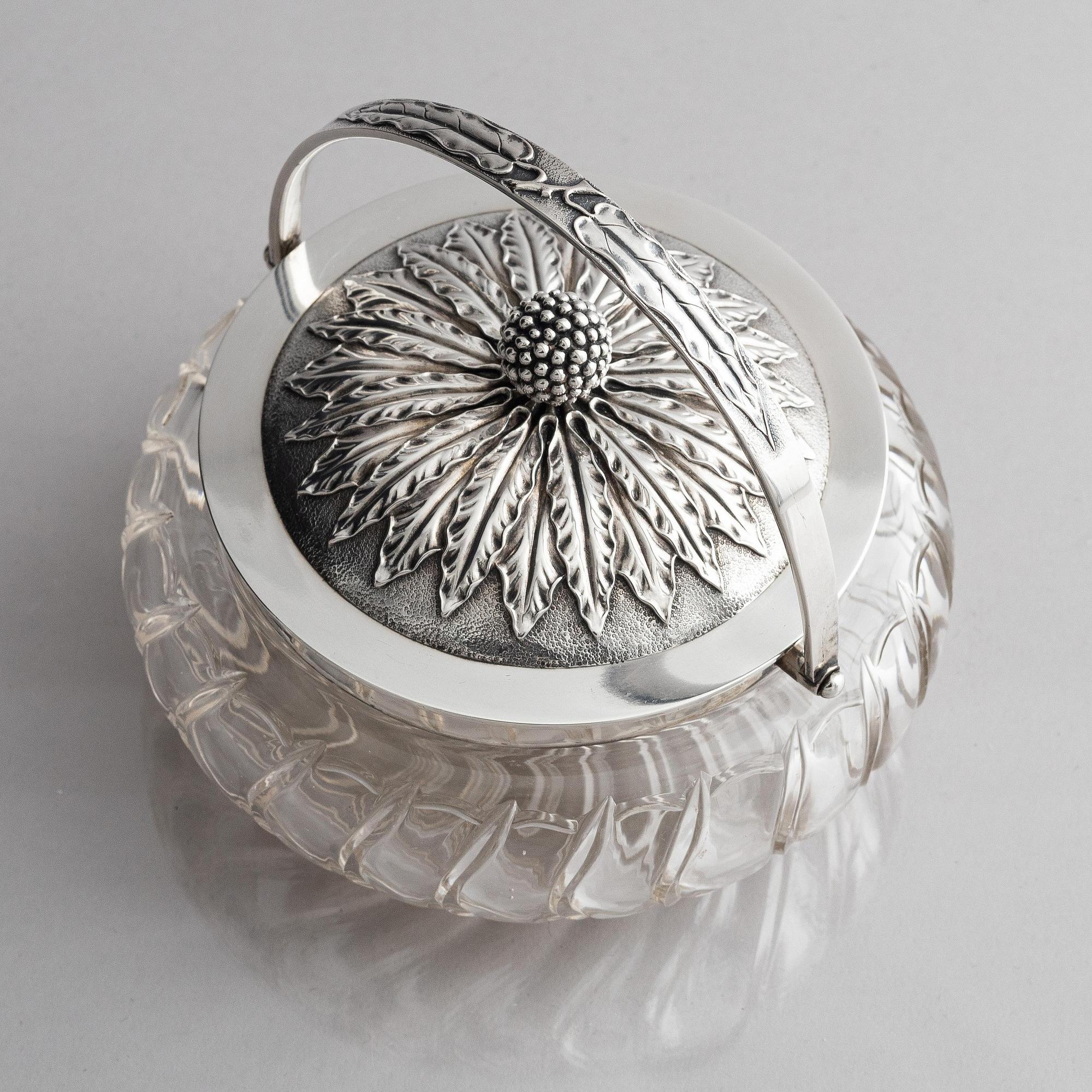 Fabergé, skål, silver och slipat glas, Ryssland, troligen omkring sekelskiftet 1900.