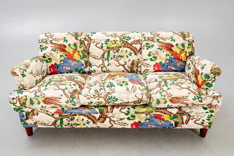 A Josef Frank sofa model no 678 from Firma Svenskt Tenn.