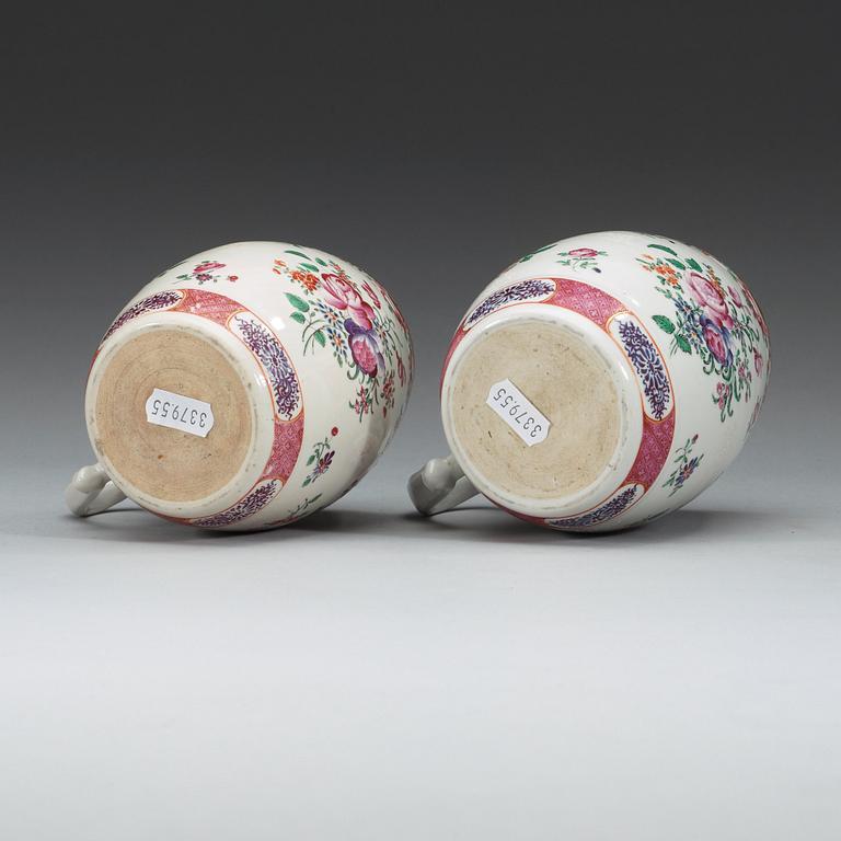 MUGGAR, två stycken, kompaniporslin. Qing dynastin, Qianlong (1736-95).
