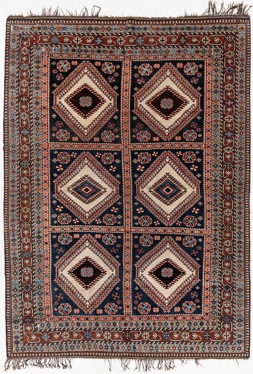 A carpet, Qashkai 'Shekarlou', approx. 310 x 227 cm.