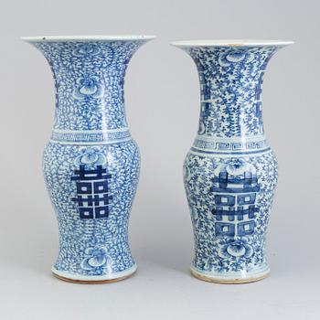 Two Chinese blue and white vases, early 20th century,