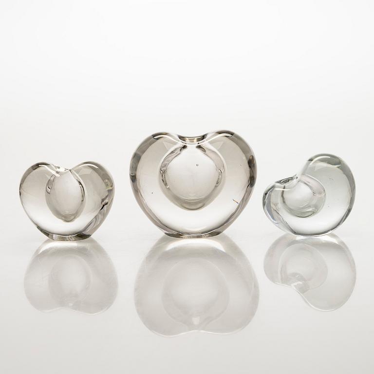 Timo Sarpaneva, Three glass objects "Heart". signed Timo Sarpaneva.