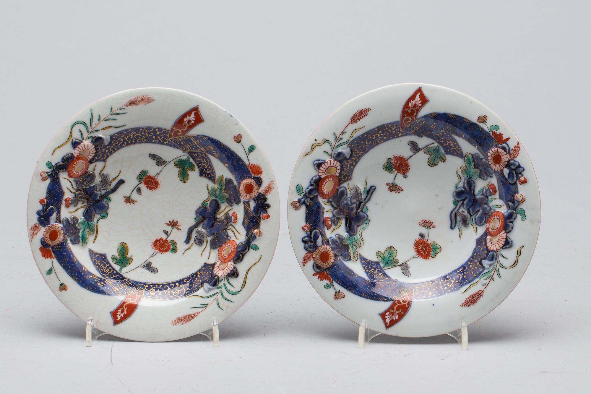SMÅFAT, ett par, porslin, Japan, 1800-tal.