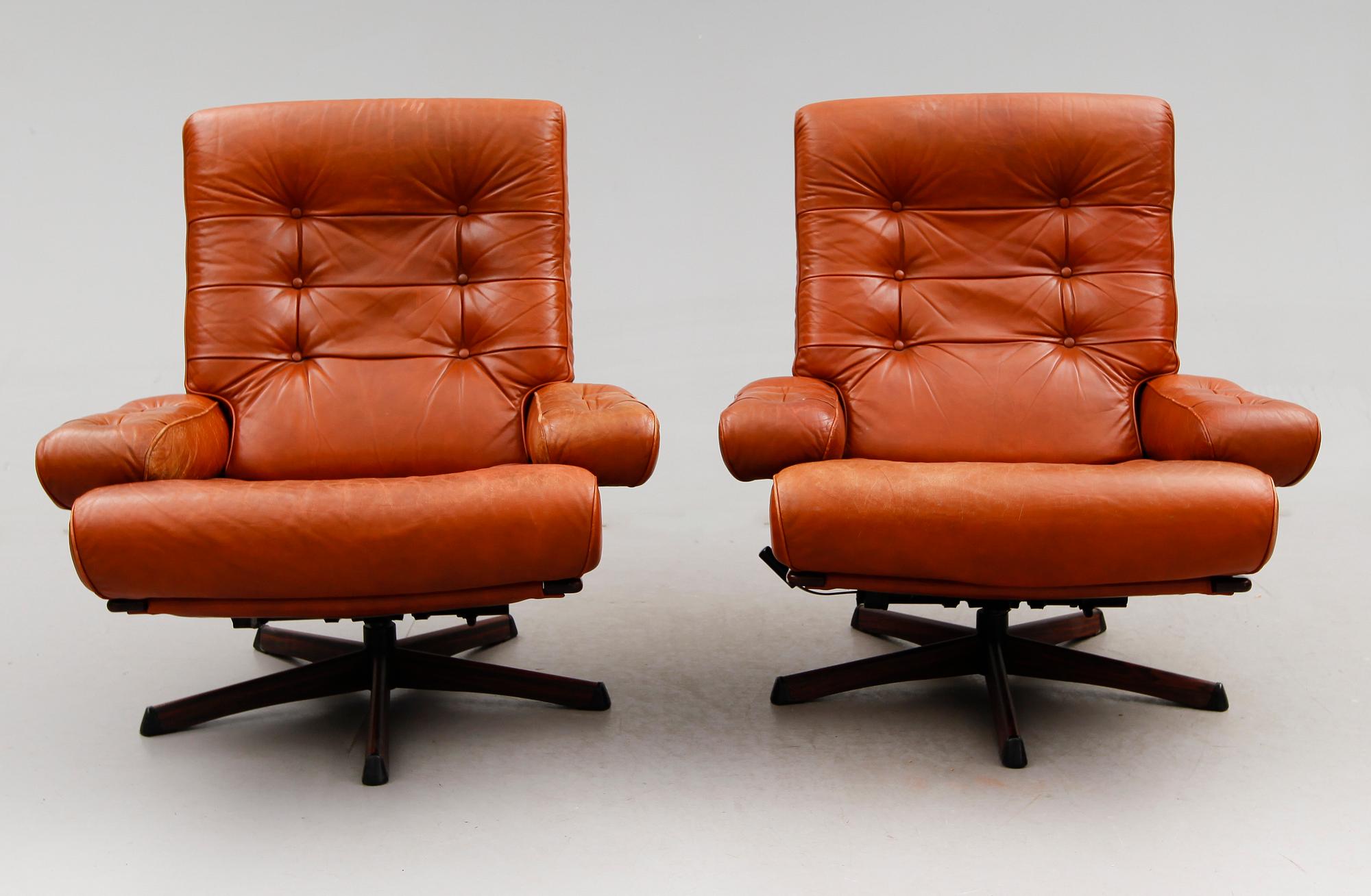 FÅTÖLJER, 1 par, 1900-talets andra hälft.