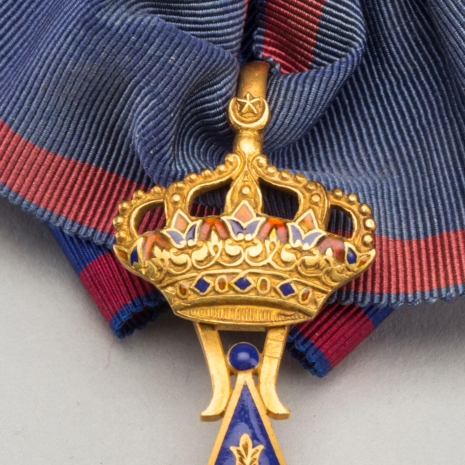 The Order of Ismail(Nischan al-Ismail) 22k gold. LATTES IN KAIRO. 1928-1928- WEIGHT CA 47 G.