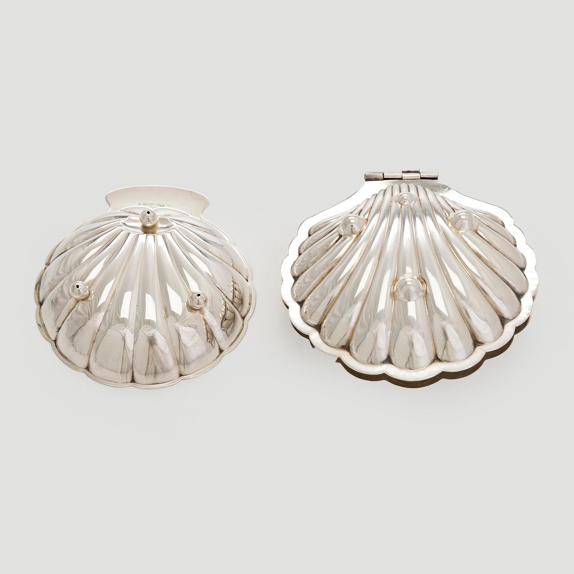 Osterimaljoja 12 kpl, hopeaa ja lasia. Auran Kultaseppä Turku 1959.