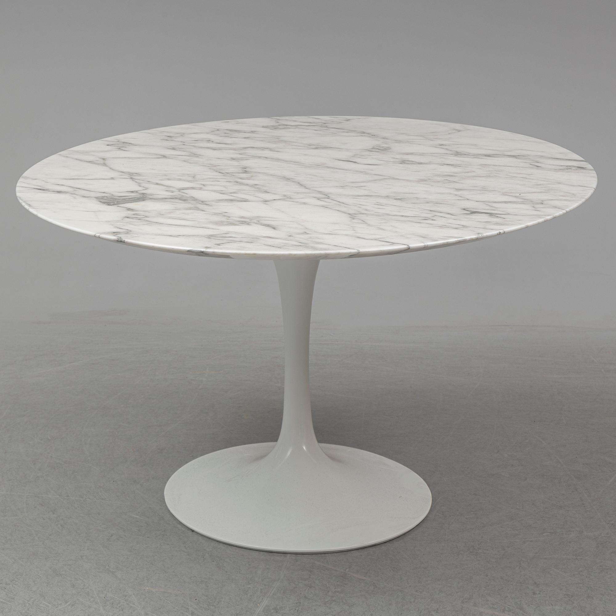 EERO SAARINEN, bord, "Tulip", Knoll Studio, 2017.
