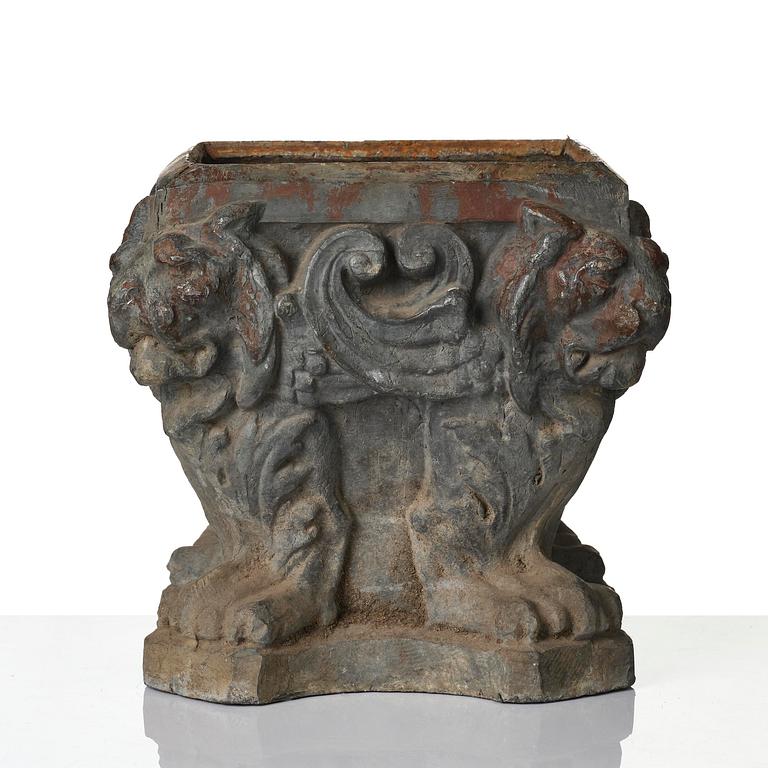 A presumably English lead planter, 19th century.