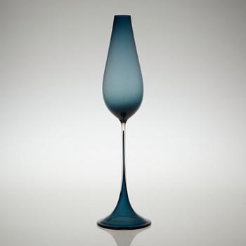 A Nils Landberg glass goblet, Orrefors.