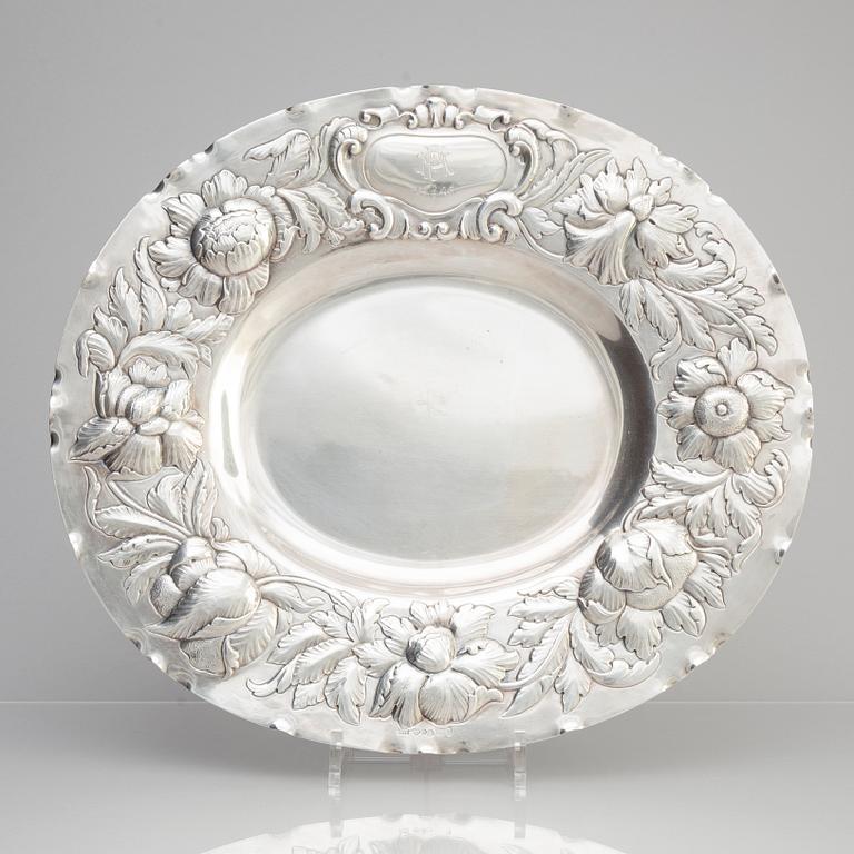 A Baroque style Swedish silver dish, mark of GAB, Stockholm 1945.