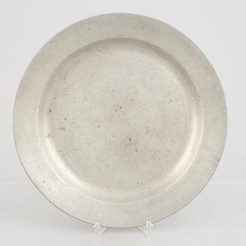A set of three Swedish pewter dishes, including Johan Brun, Västervik 1787.
