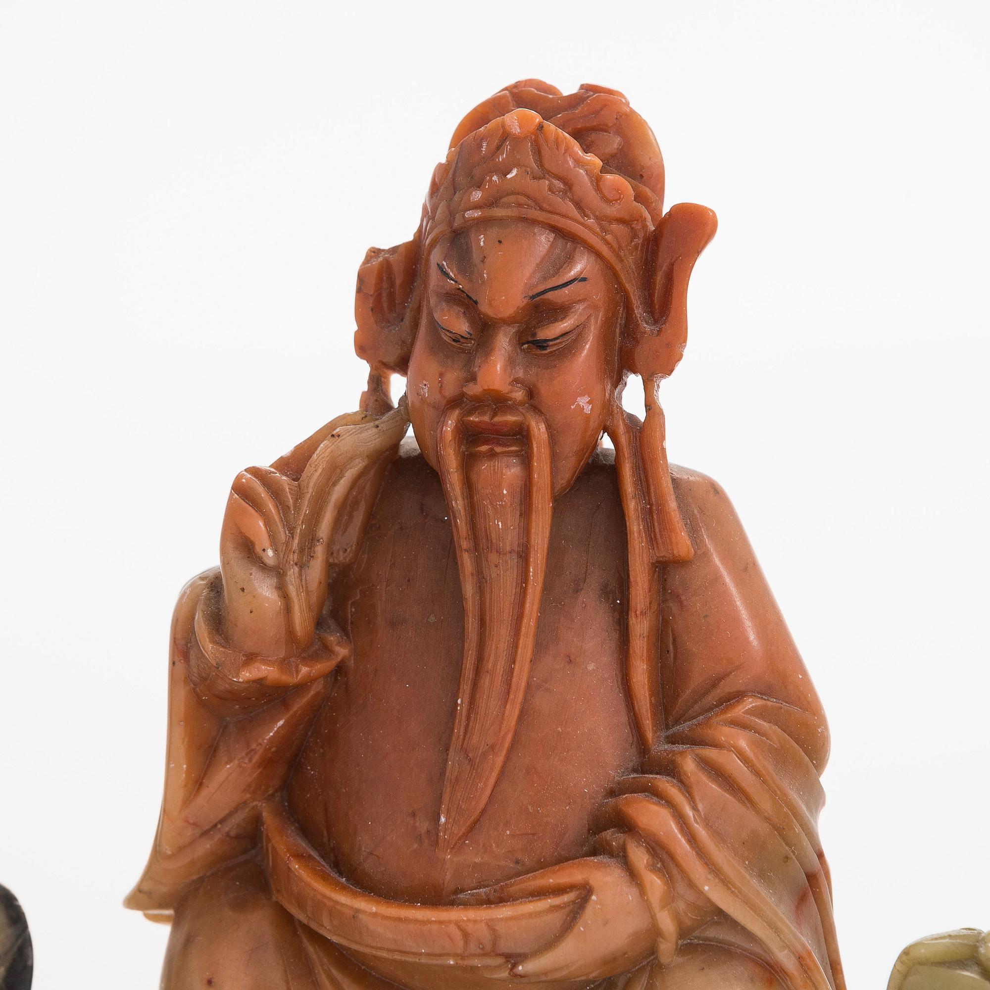 Tre figurer, täljsten, Kina, 1900-tal.