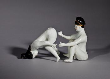 FIGURINER, 2 st, porslin, Kina. 1900-tal.