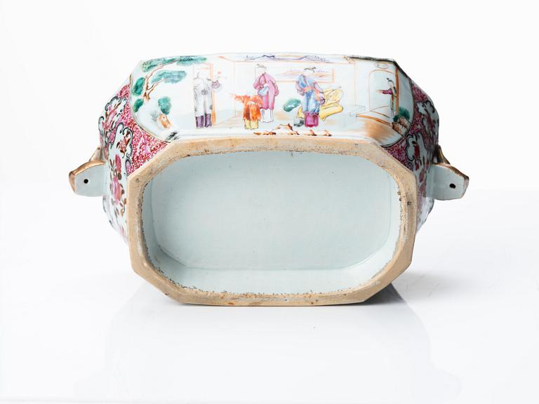 A famille rose tureen with cover, Qing dynasty, Qianlong (1736-95).