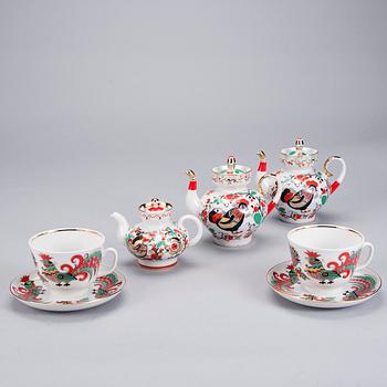 KANNOR, 3 st och KAFFEKOPPAR, 2 st, porslin, märkt Imperial Porcelain, St Petersburg, modern tillverkning.