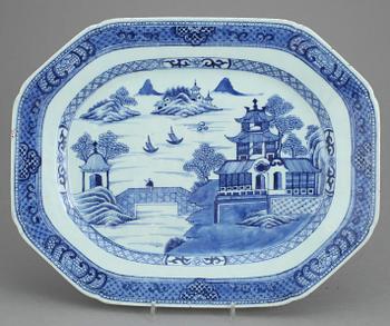 STEKFAT, 2 st, porslin. Kina 1800-tal.