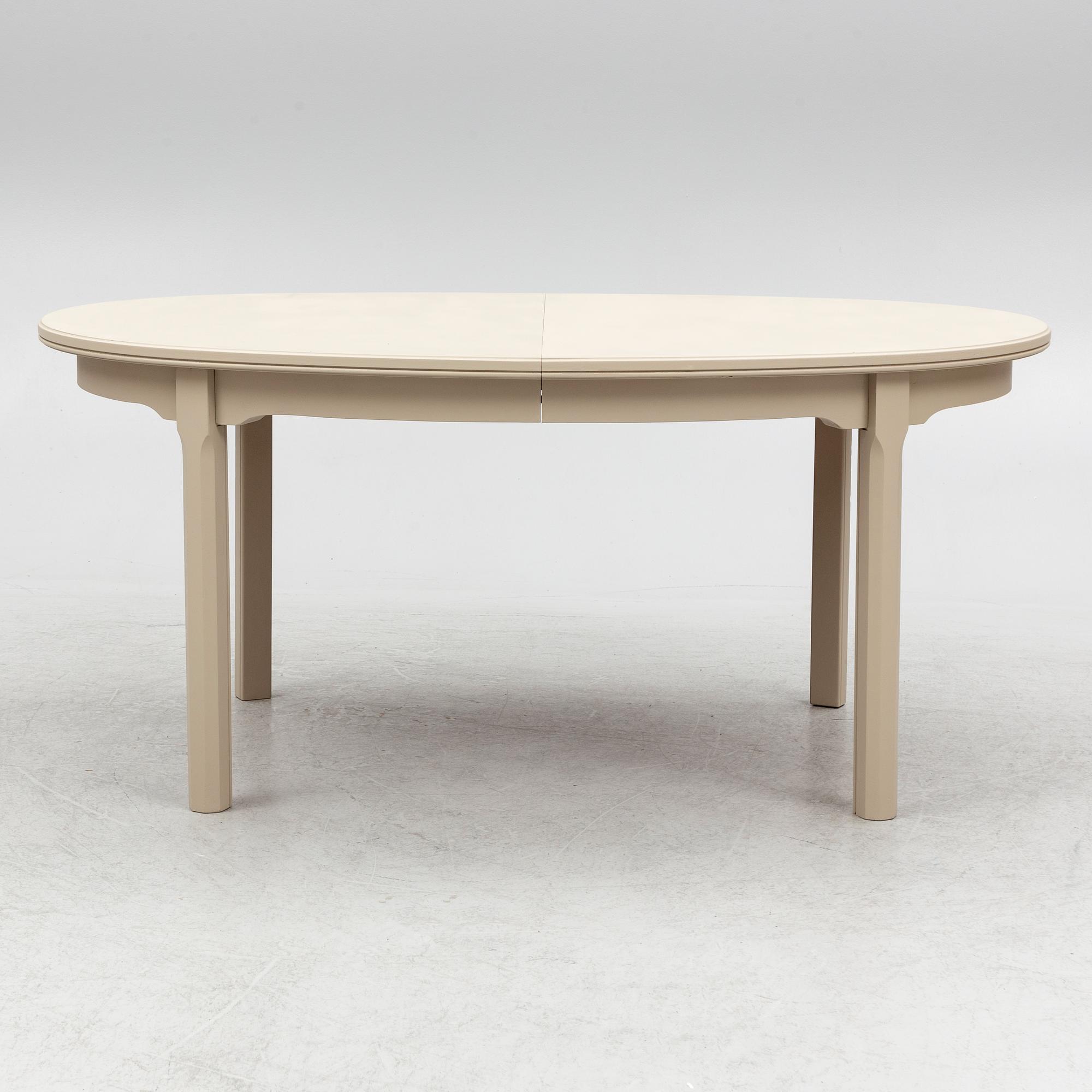Dining table, 8 chairs, Gustavian style, 20th century.