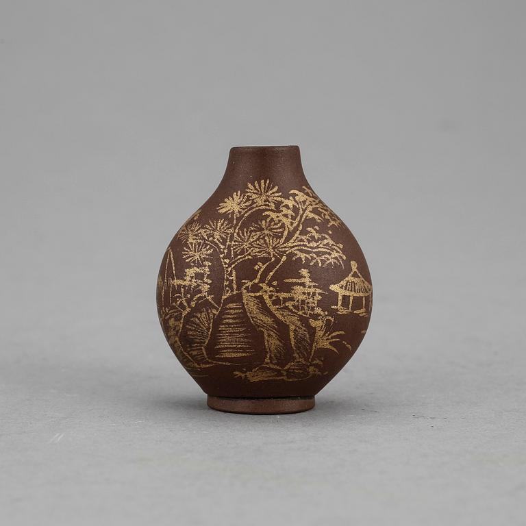SNUSFLASKA, yixing, 1900-tal.