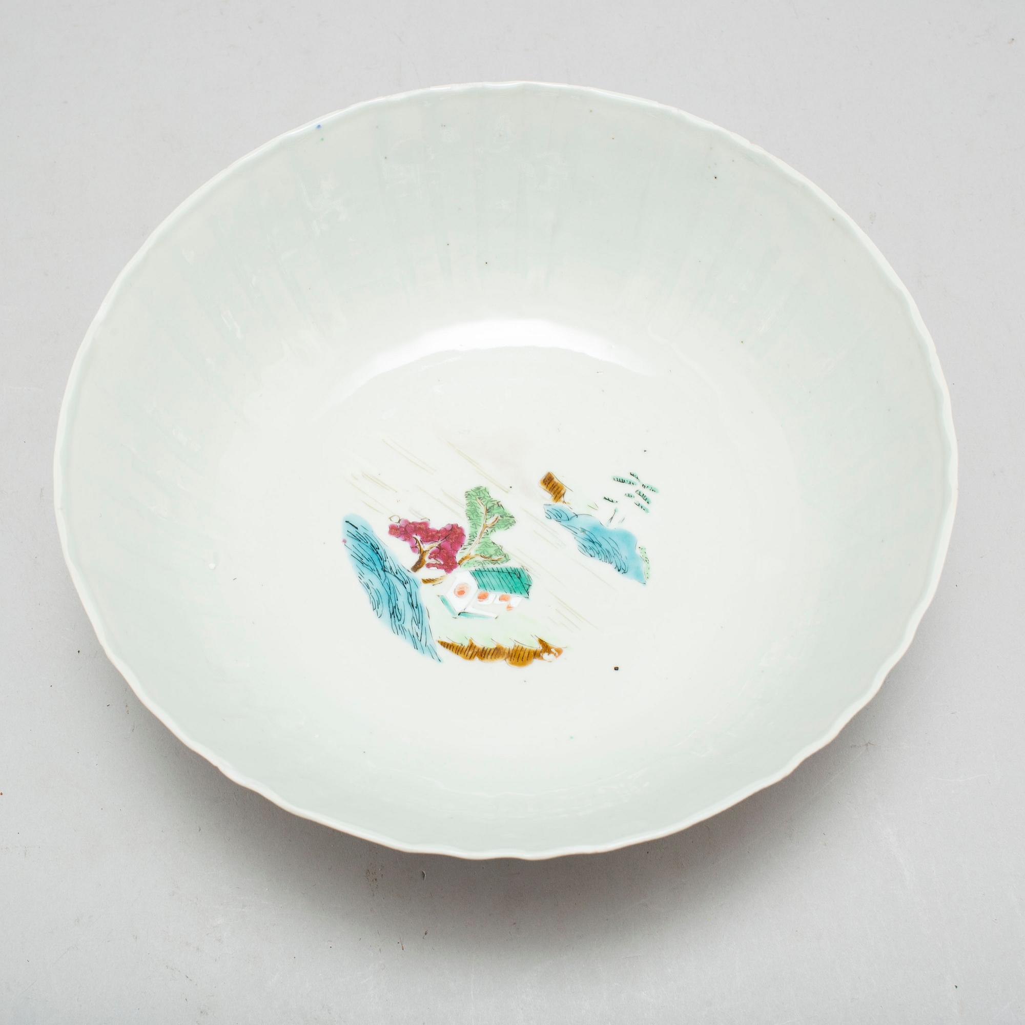 A YONGZHENG BOWL, Qing dynasty, 18th century.