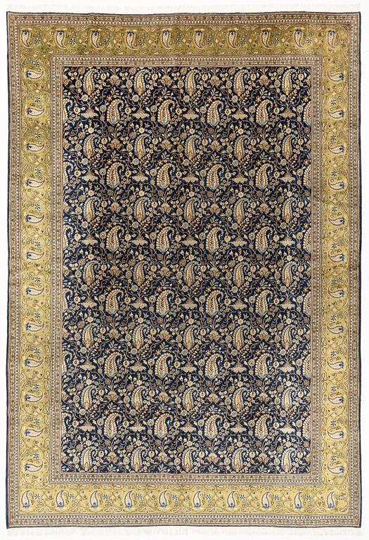 A Qum carpet, ca 494 x 340 cm.