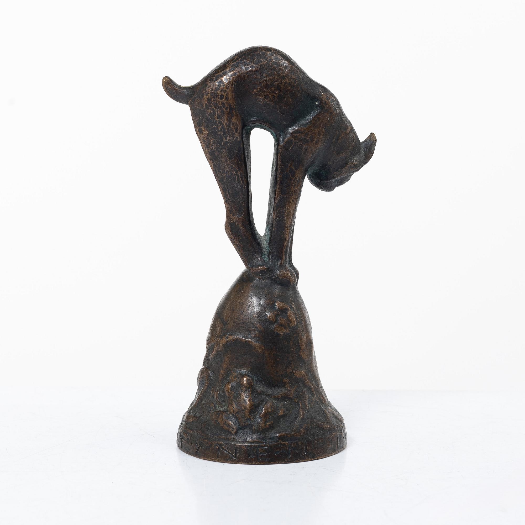 Jussi Mäntynen, Lynx as a table bell.