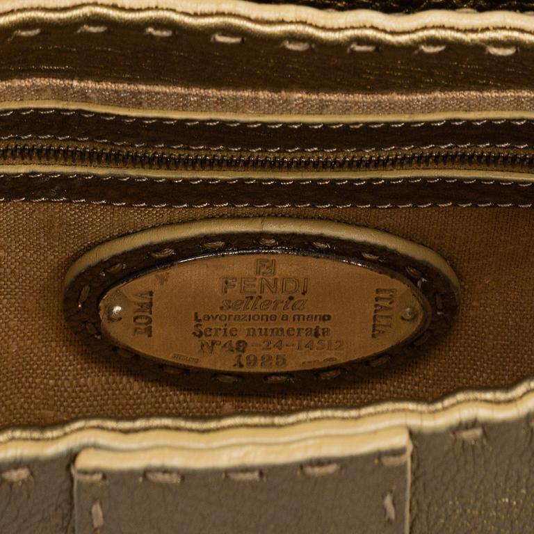 FENDI, väska, "Selleria Leather Baguette".