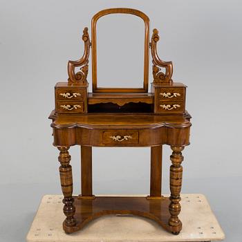 TOALETTBORD, 1800-talets andra hälft.