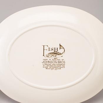 A CREAMWARE "FISH" SERVICE by Johnson Bros, England, 9 ps.