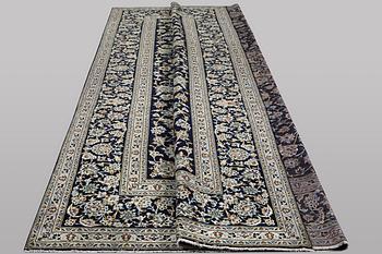 A carpet, Kashan, ca 413 x 312 cm.