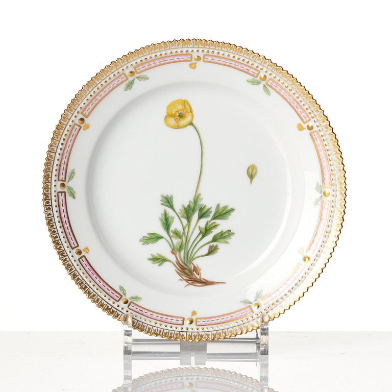 A set of five Royal Copenhagen 'Flora Danica' dinner plates, Denmark, 20th century.