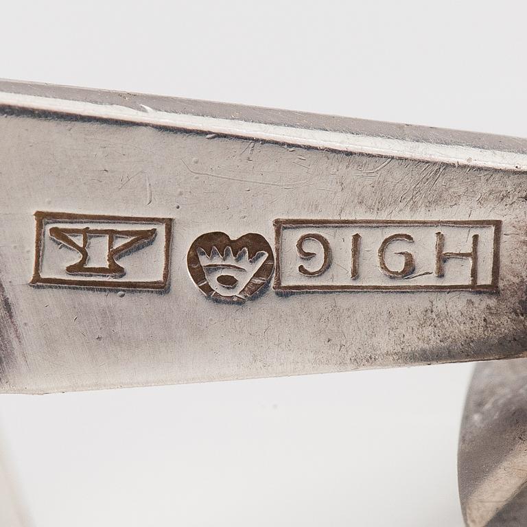 Elis Kauppi, A pair of silver and onyx cufflinks. Kupittaan kulta, Turku 1966.