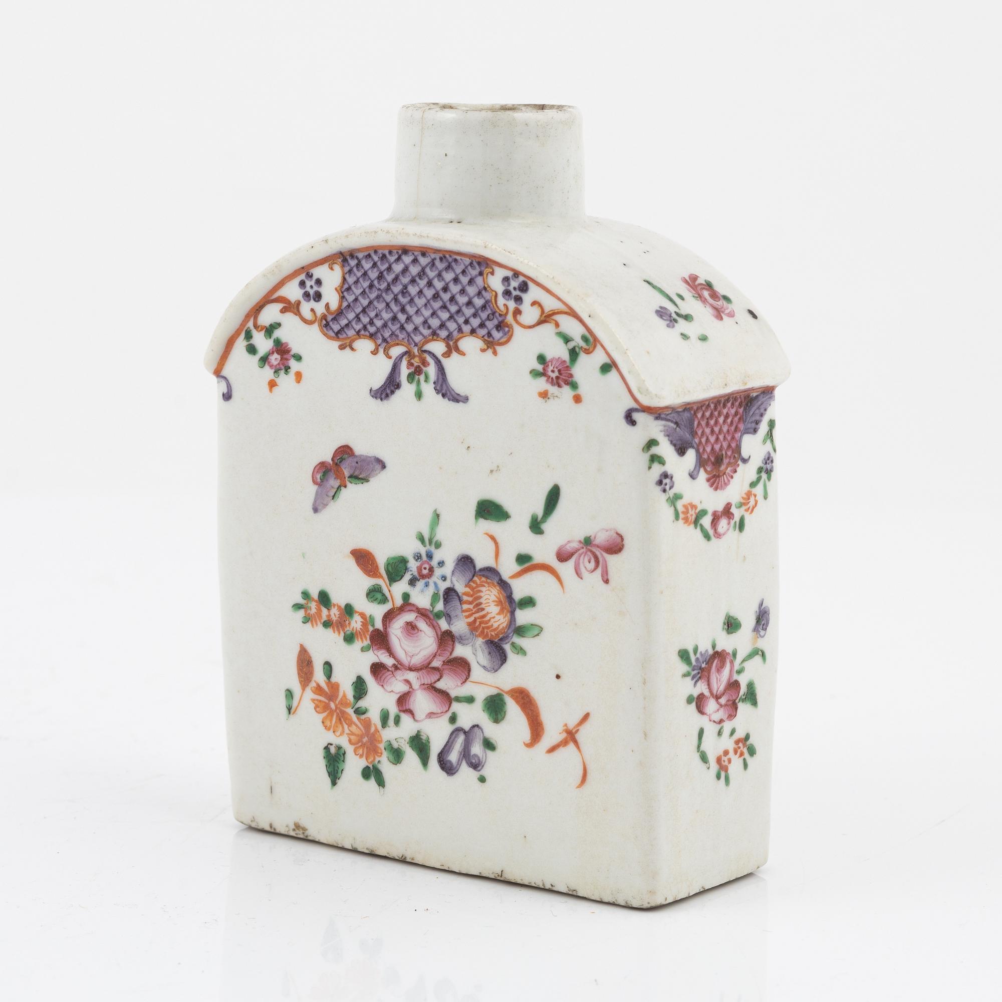A famille rose tea caddy, Qing dynasty, Qianlong (1736-95).