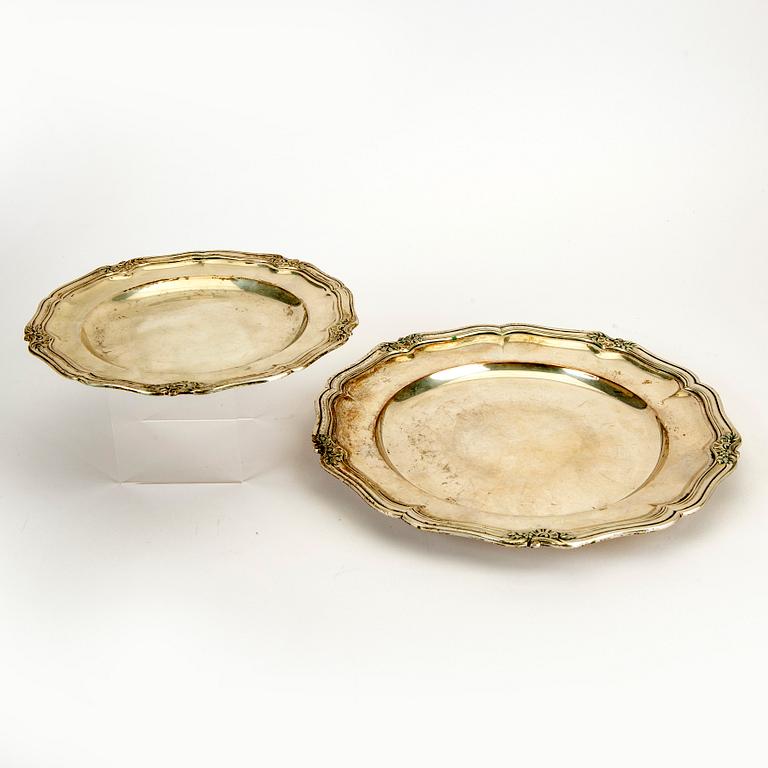 A set of three Danish 20th century silver dishes control mark Christian F. Heise 1923 and 1930, total weight 1168 grams.