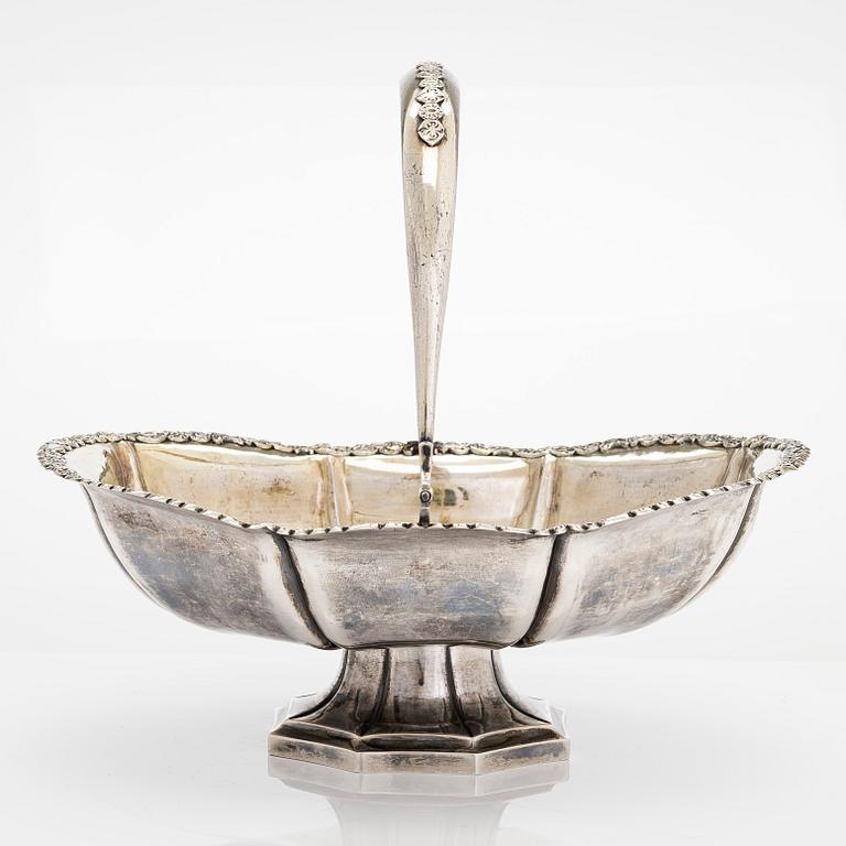 Brödkorg, silver, oidentifierad mästare, Moskva 1838.