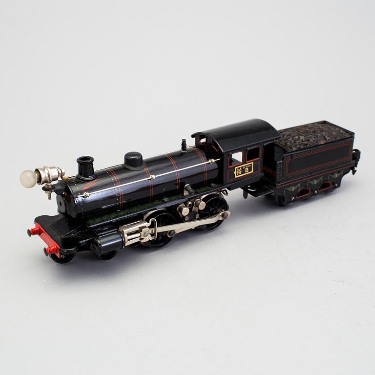 A tinplate Märklin steam locomotive with tender F 13040, 0 Gauge, Germany, 1920s.