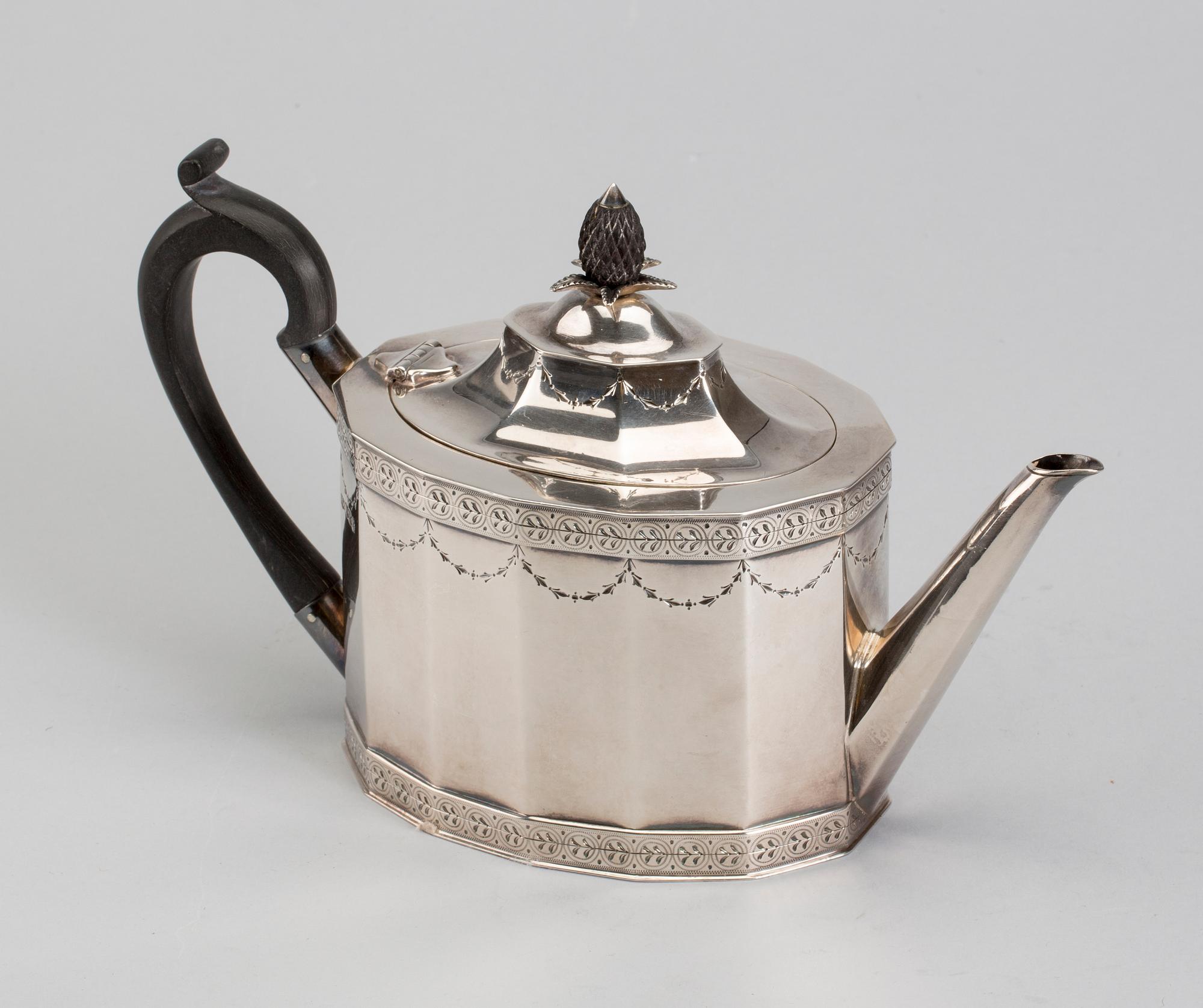 TEKANNA, silver, trol Roberts & Belk, Sheffield, England 1925.