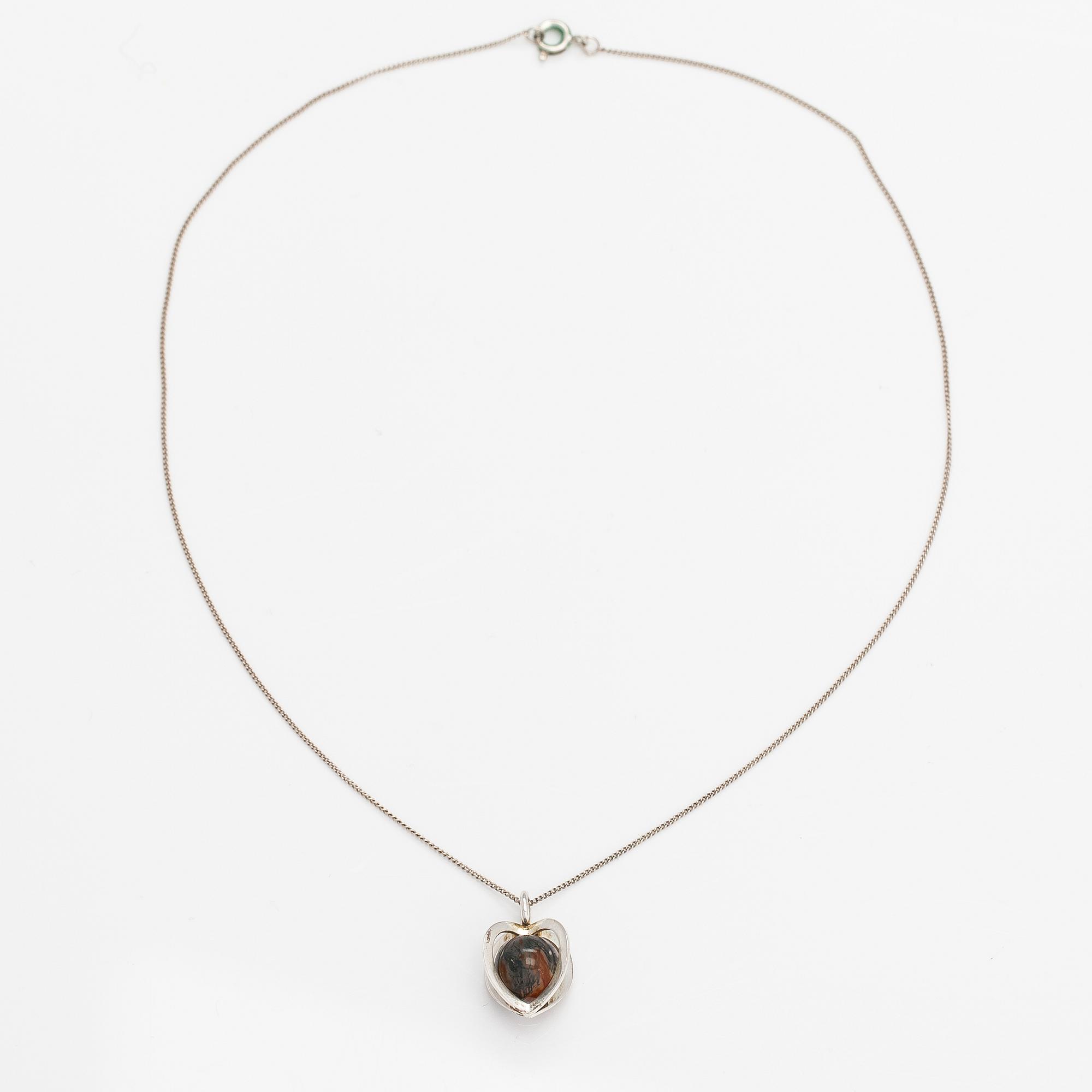 Elis Kauppi, A silver anf moss agate necklace. Kupittaan kulta, Turku.