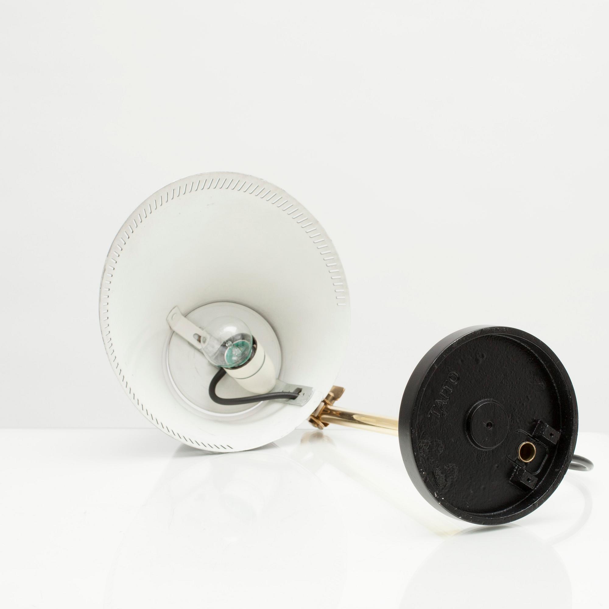 BORDSLAMPA, modell 9227, Paavo Tynell, stämplad Idman / Taito.