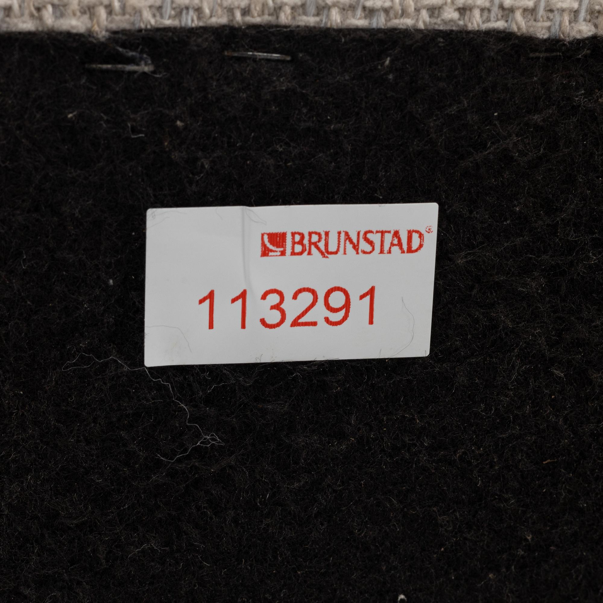 Fåtölj med fotpall, "Sting", Brunstad, Norge.