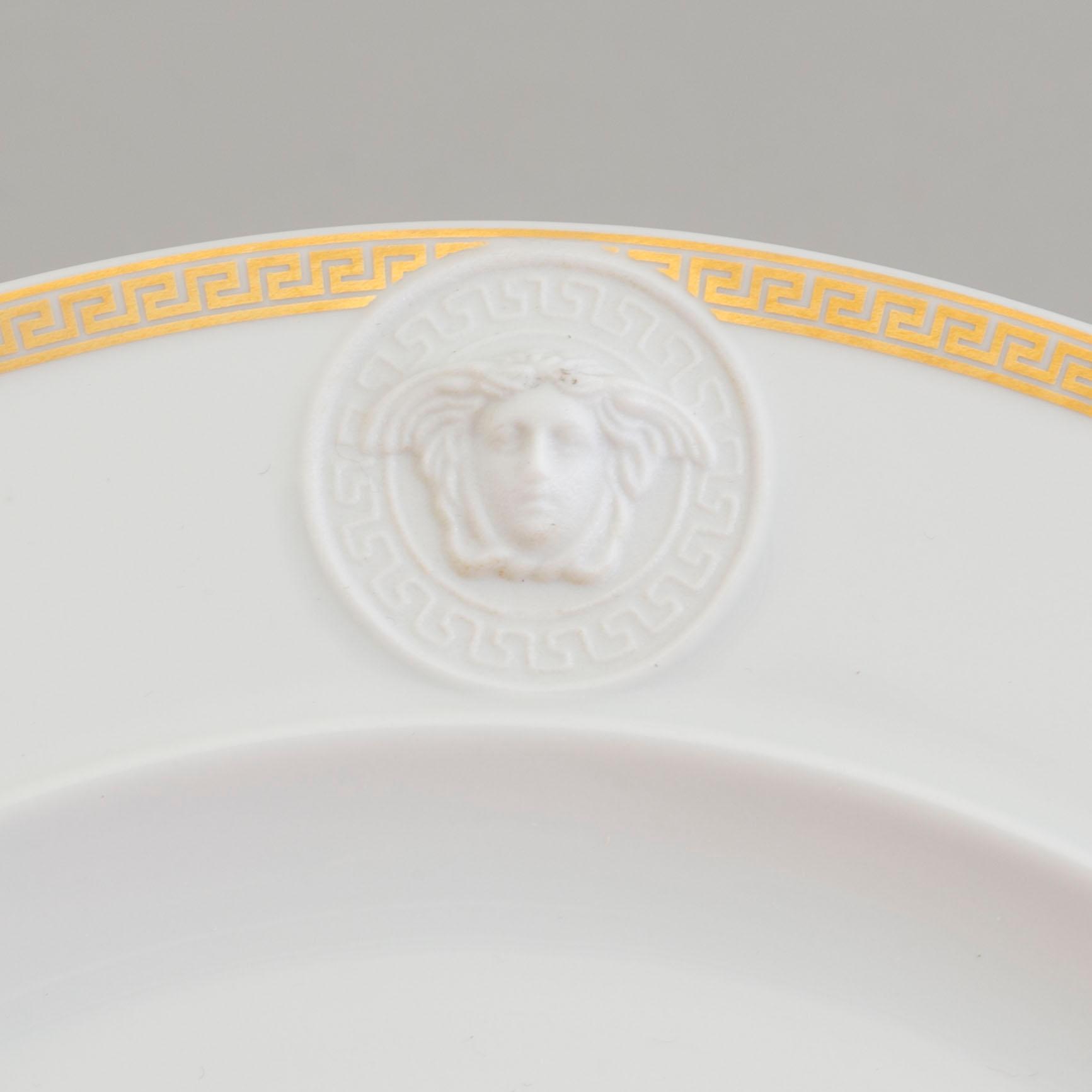 a set of 6 porcelain plates, 'Médaillon Méandre d'Or', Ikarus, by Versace for Rosenthal.
