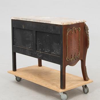 Chest of drawers in Louis XV style, mid-20th century.