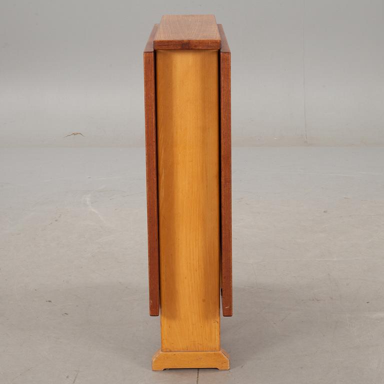SLAGBORD, "Vapensmeden", design Carl Malmsten. Modellen formgiven 1949.