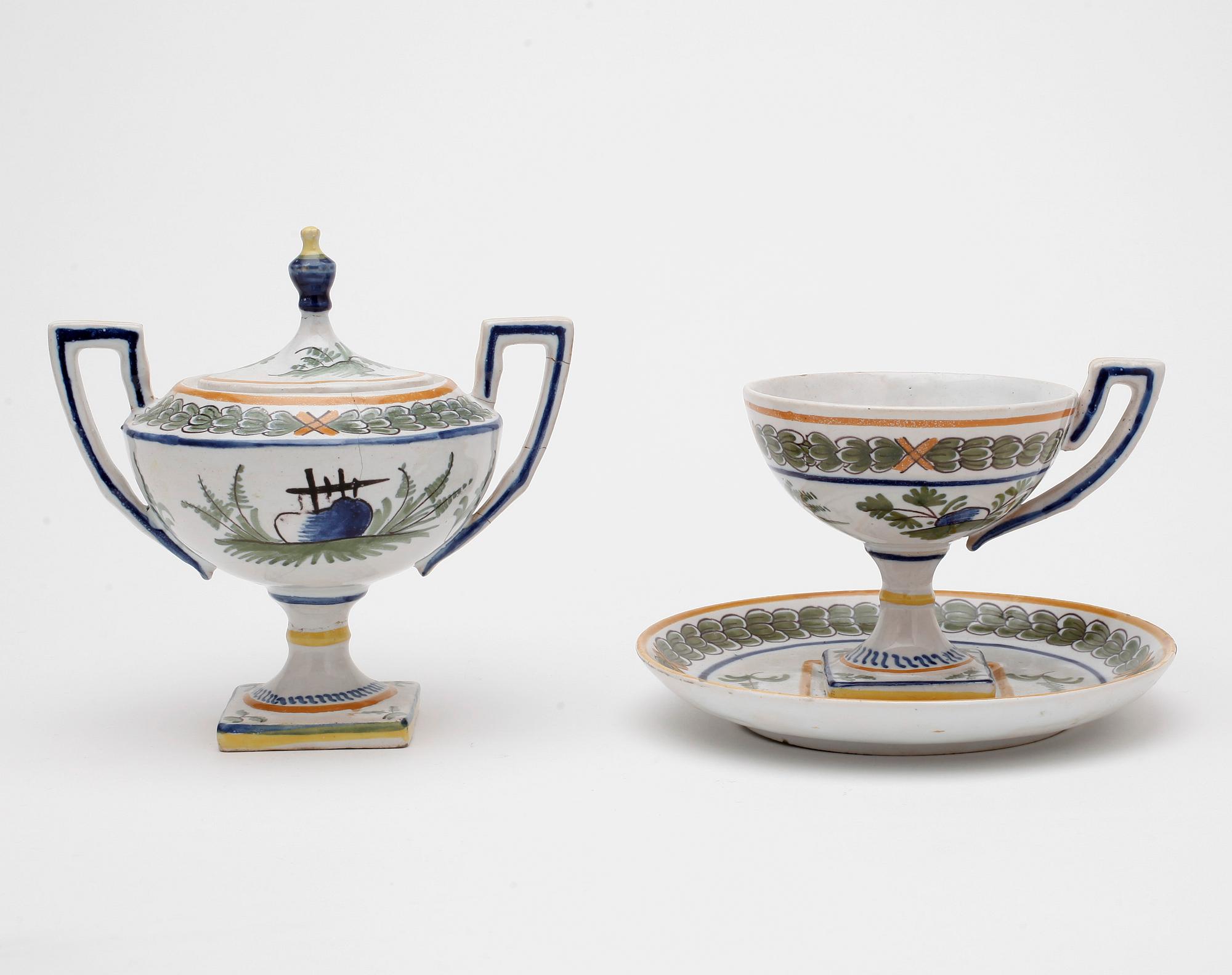 SERVISDELAR, 7 st, lergods, empire, sannolikt Frankrike, 1800-tal.