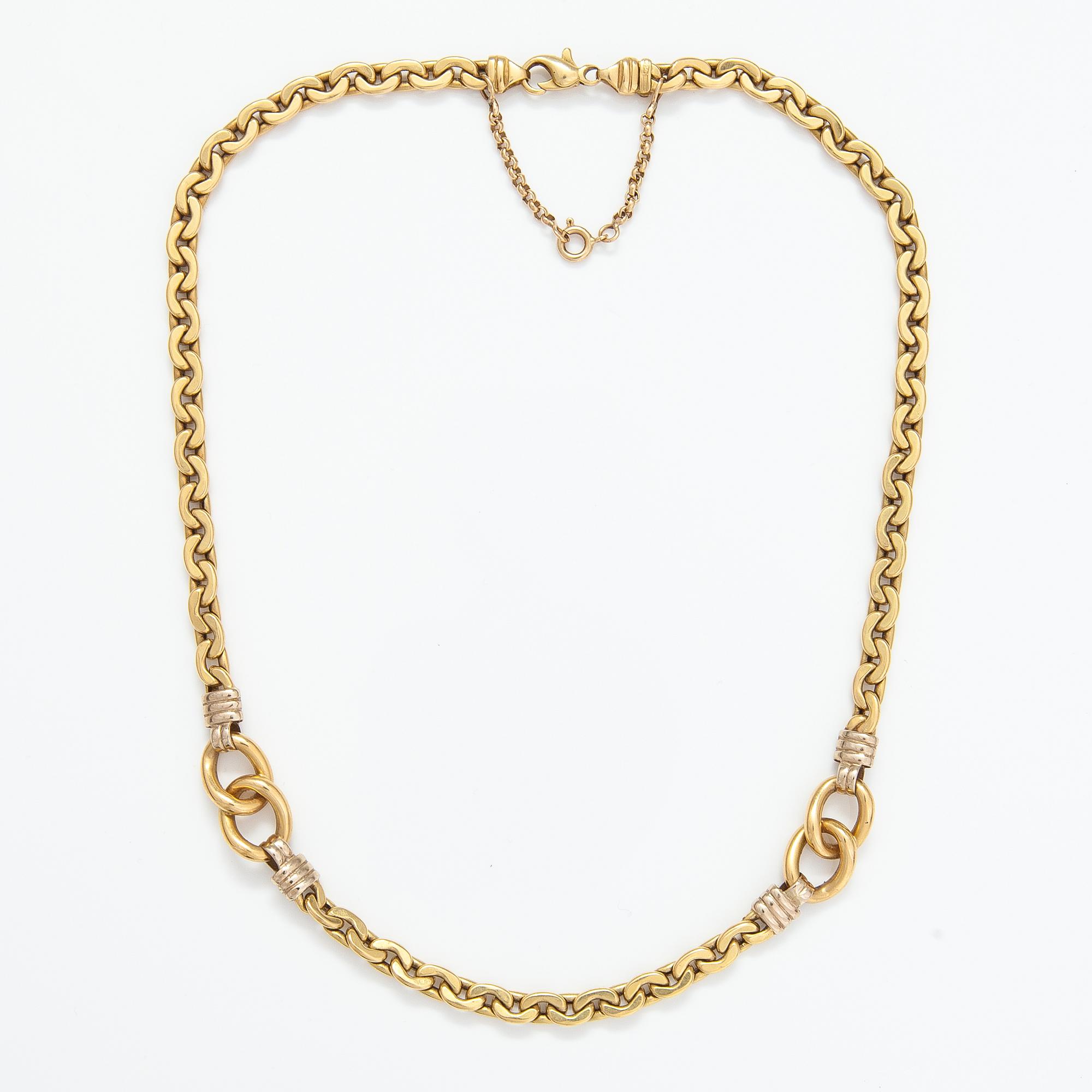 An 18K gold necklace. Made in Italy.
