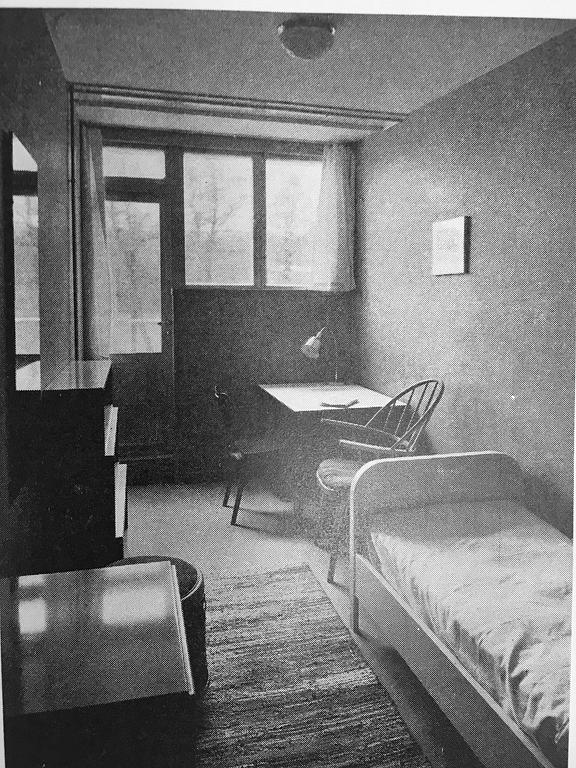 UNO ÅHRÉN, a beech chair from Gemla, 1930's.