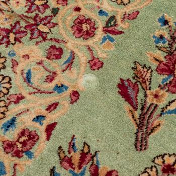 Rug, Kirman, approx. 290 x 185 cm.