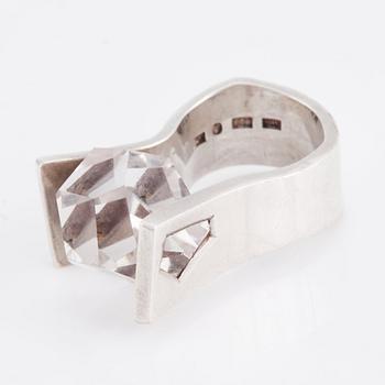 Rey Urban, ring sterlingsilver med fasettslipad bergkristall, Stockholm 1982.