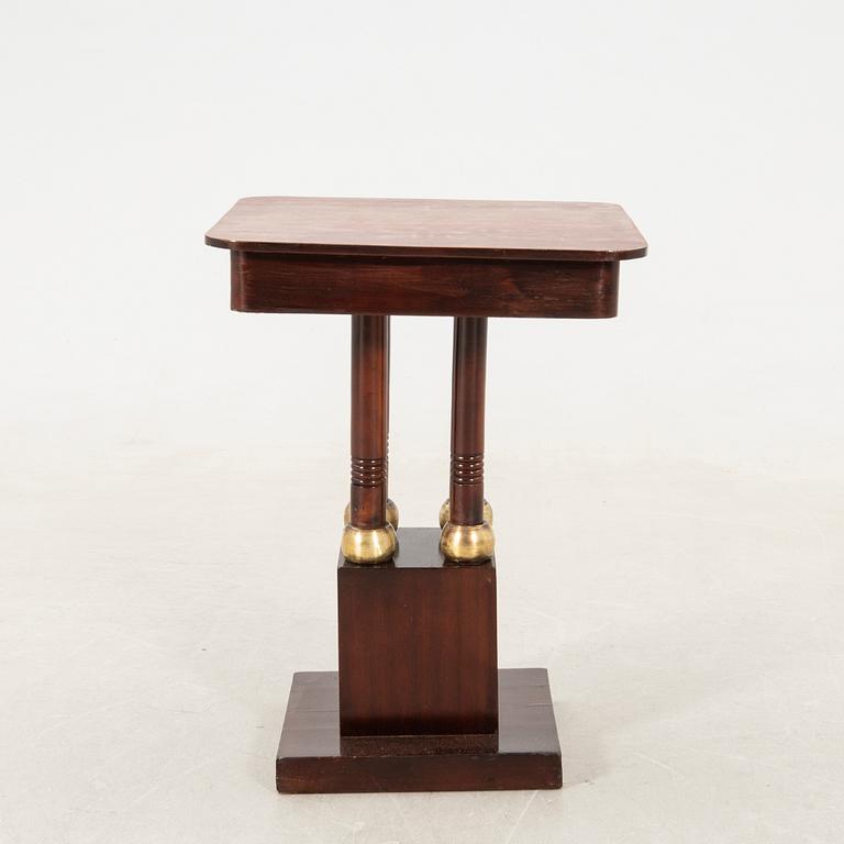 Art Deco-style table 20th century.